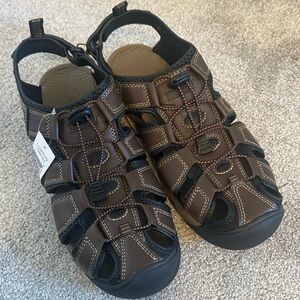 Khombu Men's Hal Fisherman Sandals Waterproof, Protective Bump Toe Adjustable